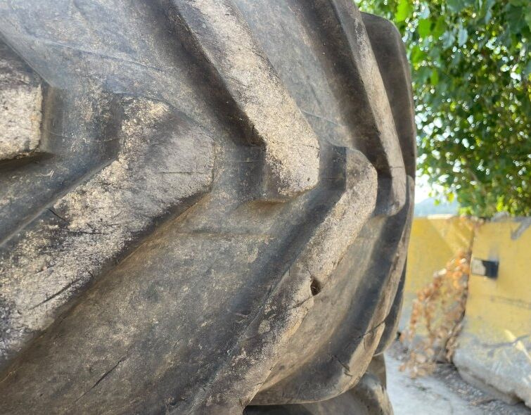 MICHELIN  440/80 R28 IND (16.9R28)